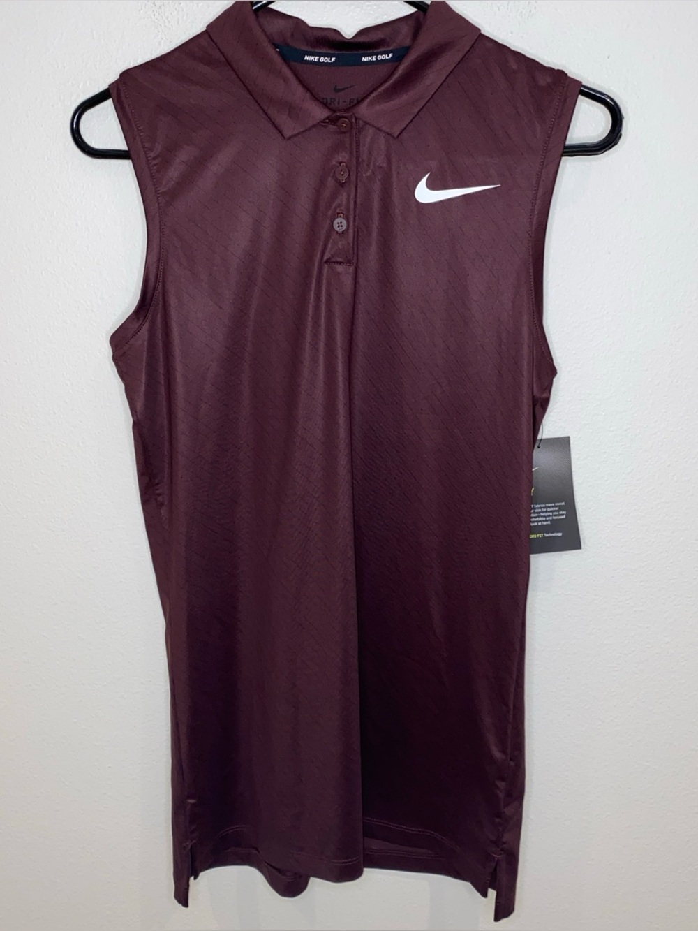 Nike Woman’s Sleeveless Collared Golf Shirt Size S Tall Burgundy With Black NWT